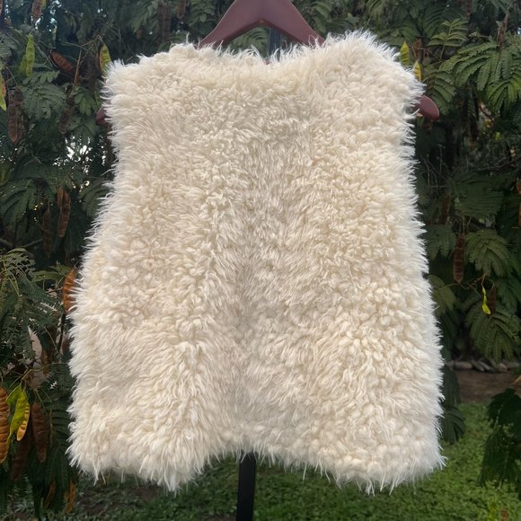 Active USA Faux Fur Cream Vest Size L - Picture 6 of 6